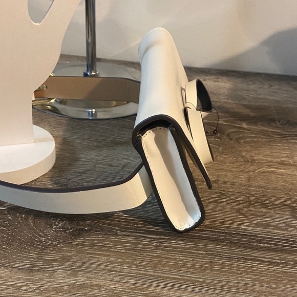 Kate Spade New York NWOT Ivory Cream Leather Crossbody Belt Bag with Bow 7x4 S/M - Picture 2 of 8